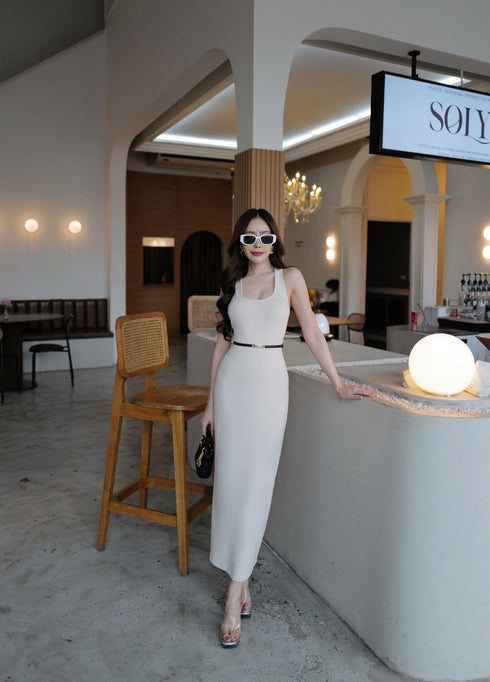 Sleeveless Slim Fitted Long Dress With Belt